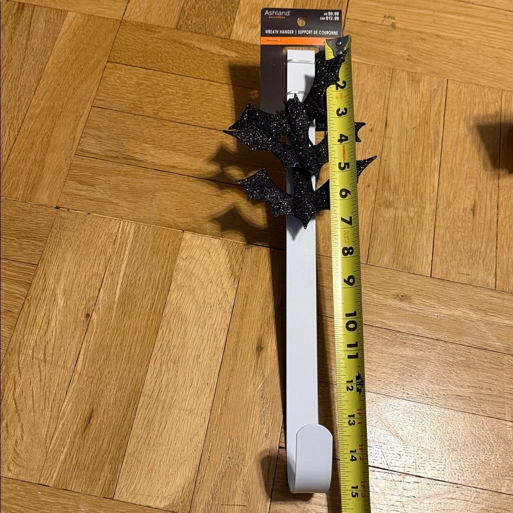 NWT 15” White Over-the-Door Hook with 3 Black Glitter Bats 🦇 - Picture 6 of 7
